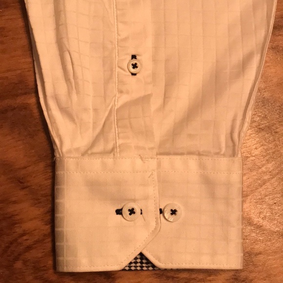 New Bugatchi Uomo Button Down in Size XL - Picture 9 of 9